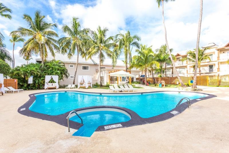 Be Live Collection Punta Cana Adults Only ภายนอก รูปภาพ The swimming pool at the hotel